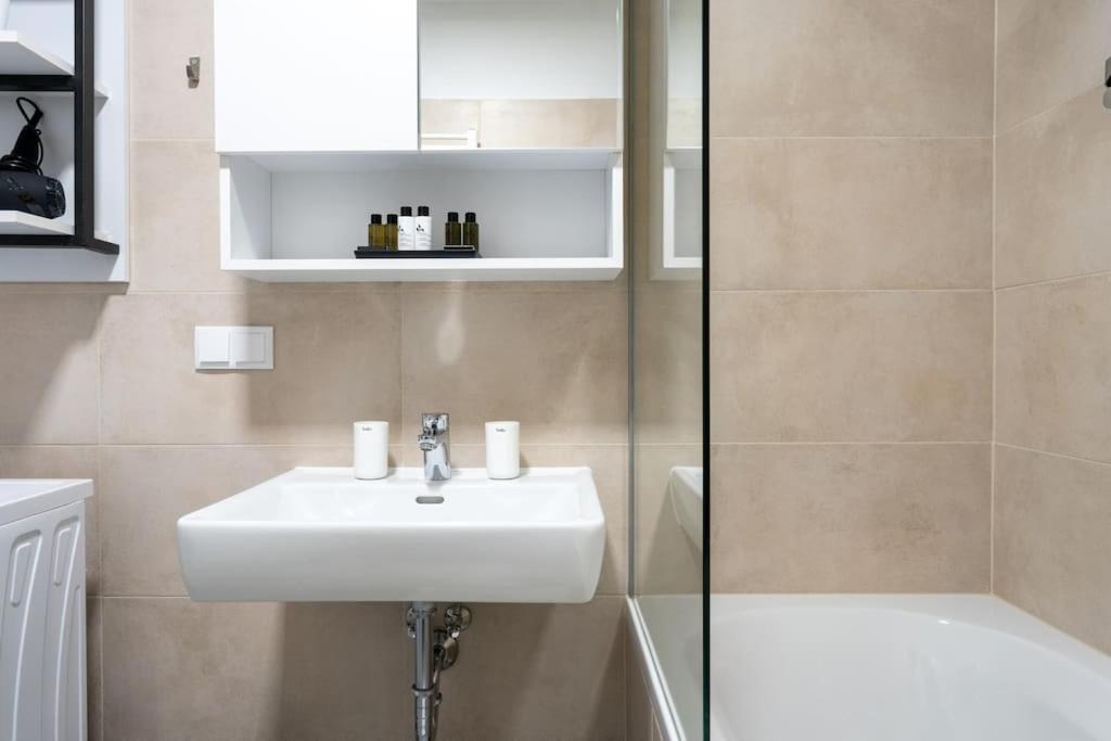 Apartament 1Br Excellence, Fast To Centre By Hm Wiedeń Zewnętrze zdjęcie